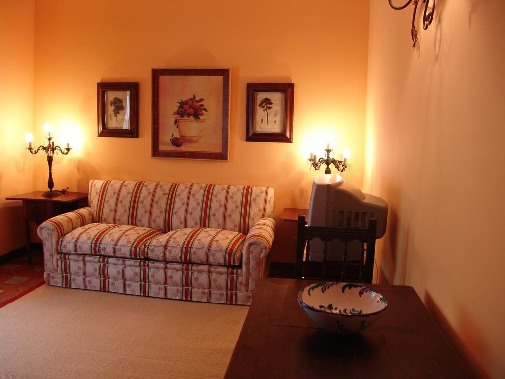 Apartamentos La Columna Chinchón Exterior foto